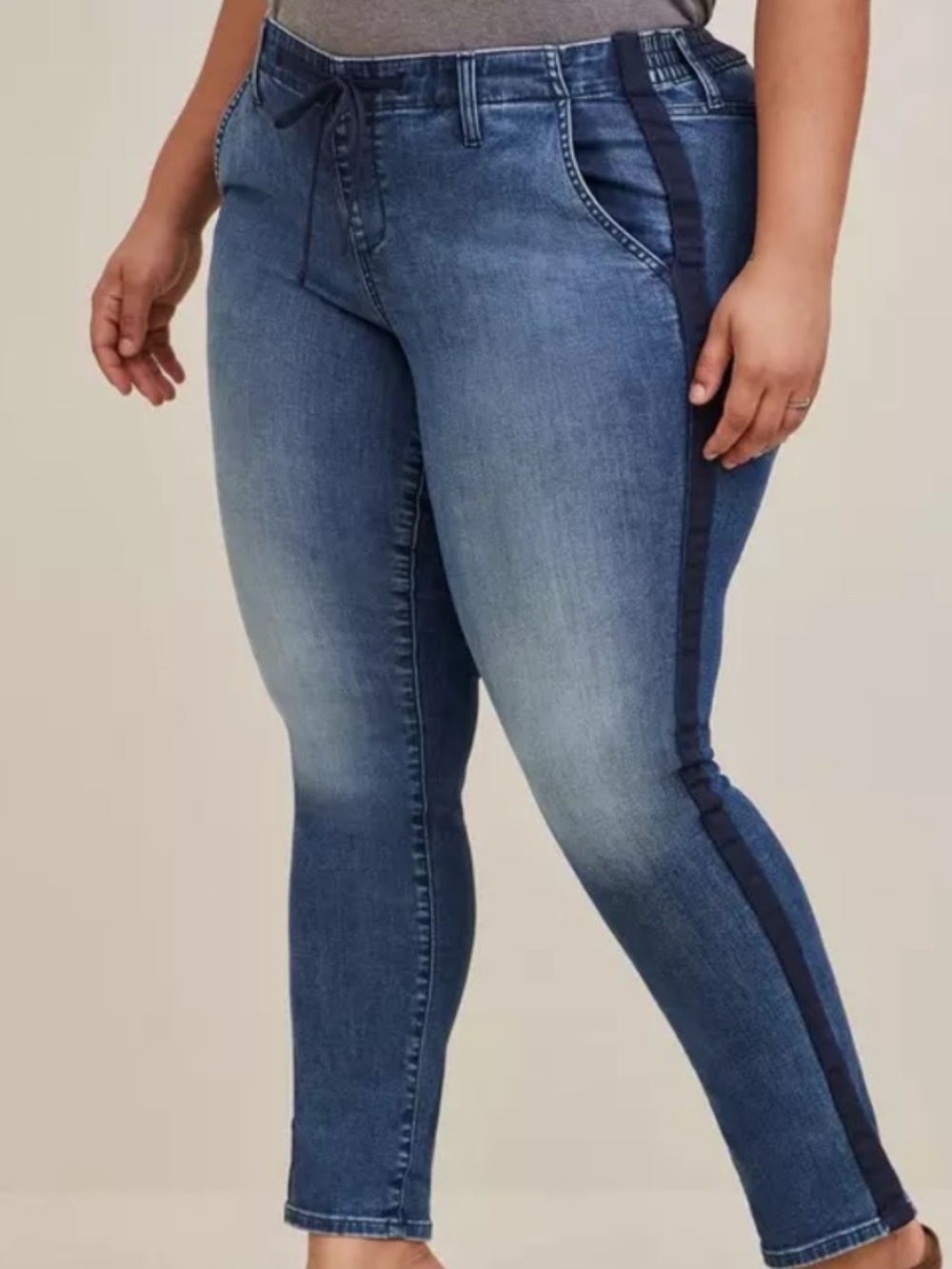 Torrid Pull-On Boyfriend Straight Super Soft Mid-Rise Jean Size Torrid 1 14-16